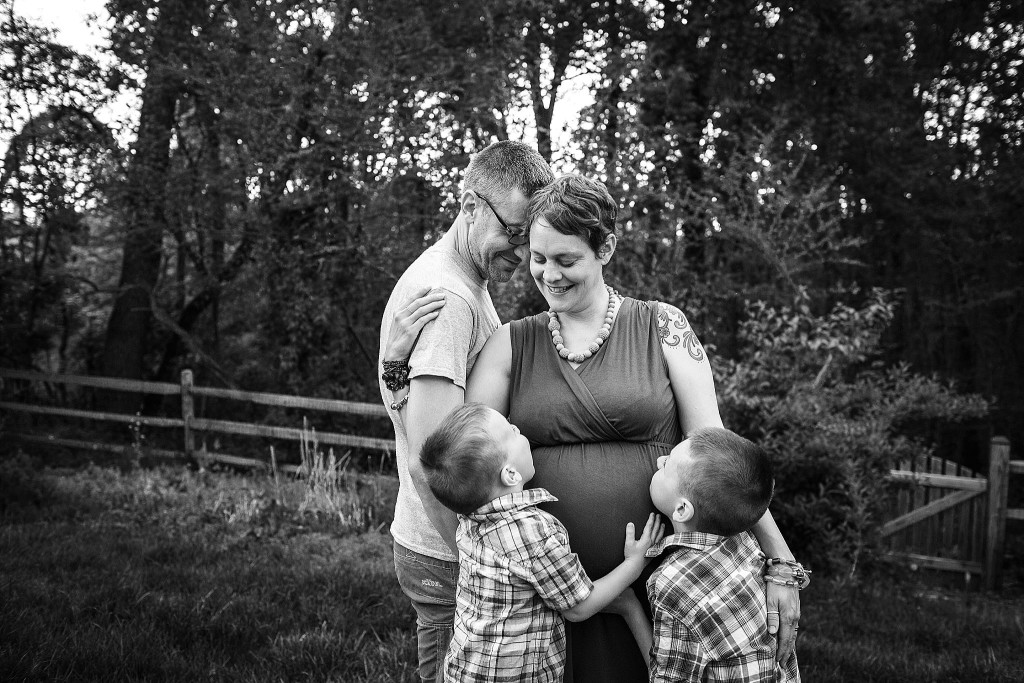 frederick maternity photography with child