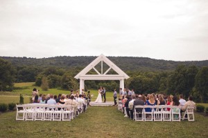 Washington DC Wedding Photogapher captures outdoor wedding ceremony