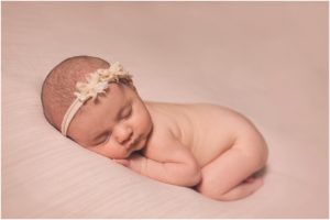 Newborn baby photographer jacqie q captures newborn
