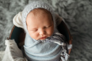 cumberland newborn photographer captures baby